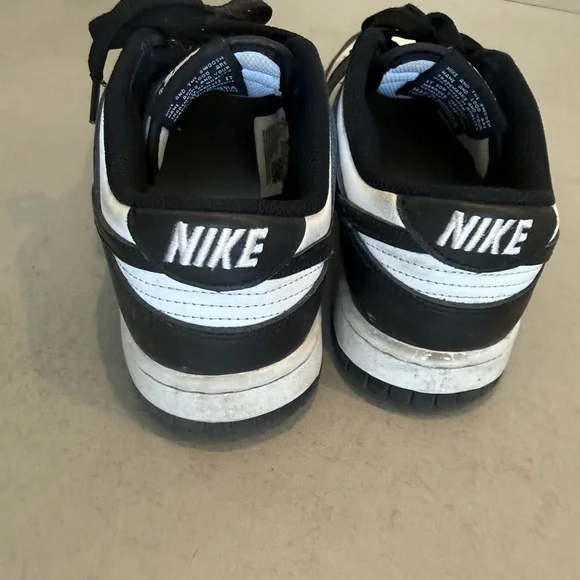 Nike womens Black and White Low-Top Sneakers - Picture 4 of 4